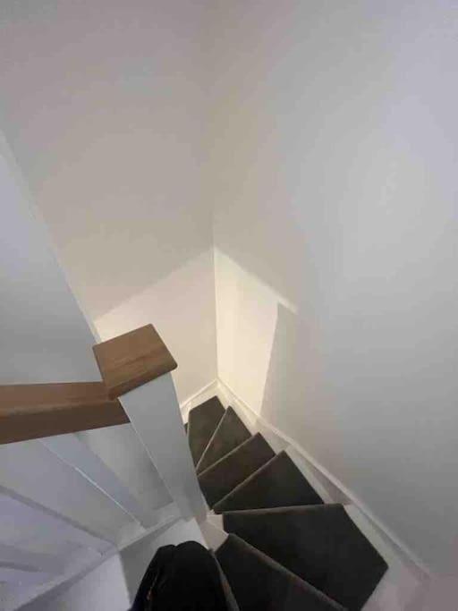 ウィンチェスター Riverside 3 Bed Houseヴィラ エクステリア 写真